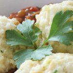 Linsen mit Semmelknödeln