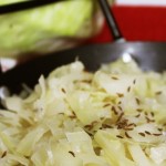 Warmer Krautsalat als Beilage