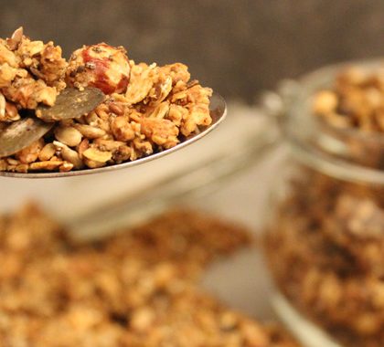 Granola mit Apfelmus